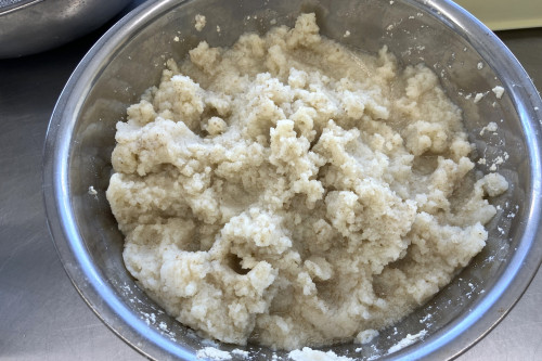 練り込む宜野座産じゃがいも