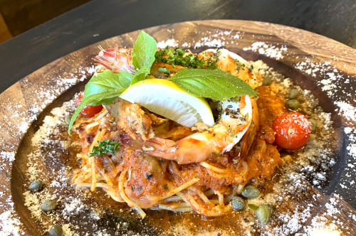 今日のランチは、宜野座車エビトマトパスタ!