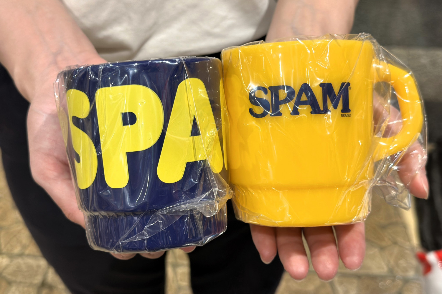 ポークで有名なスパムのスタッキングマグカップ!