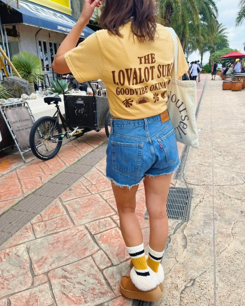 LOVALOTのオリジナルTシャツ