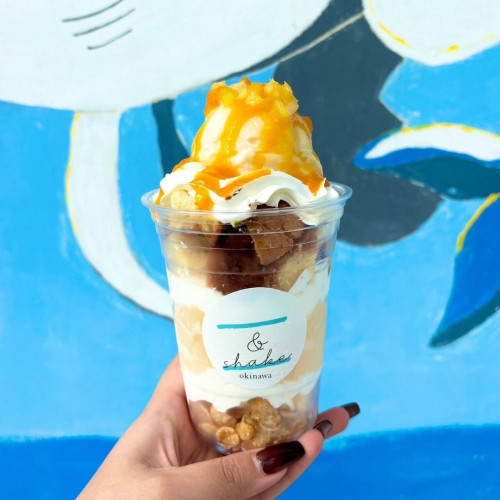 「沖縄サーターアンダギーパフェ」