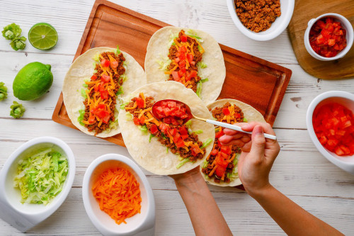 つくって楽しむ「トルティーヤタコス」