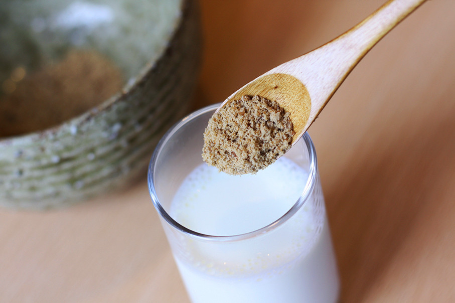 朝食におすすめ! 多良間島産黒糖の「黒糖ミルク」