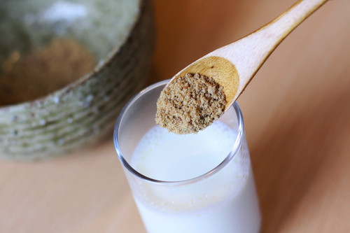 朝食におすすめ! 多良間島産黒糖の「黒糖ミルク」