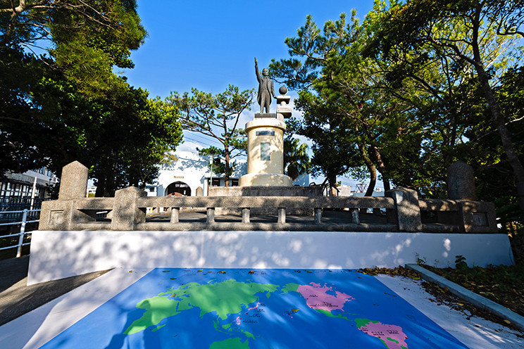 當山久三の像・當山紀念館