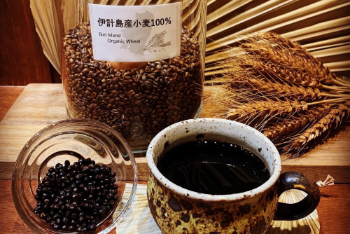 伊計島産小麦で麦茶の焙煎体験